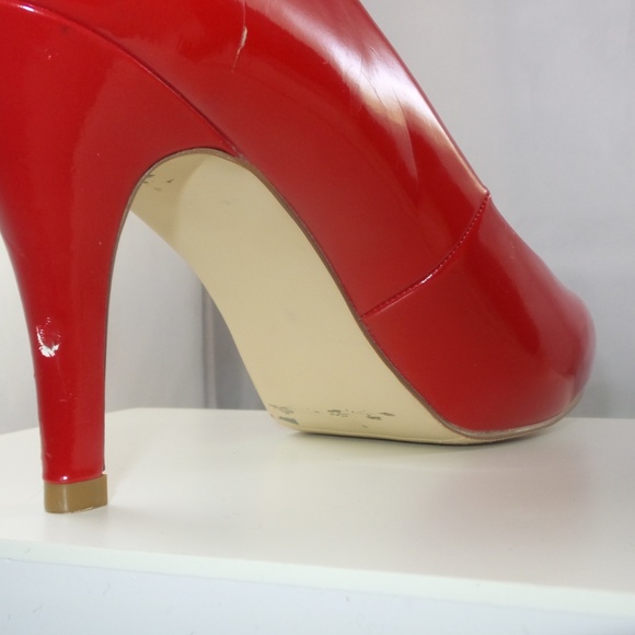 *SOLD* Madden Girl Cherry Red Platform Pump Heels - Picture 5 of 6